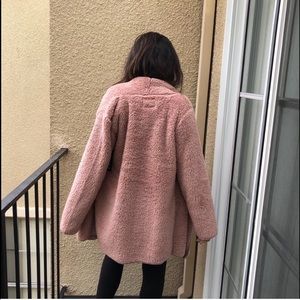 New! Host pick!Cozy Sherpa-super soft throw on NWT